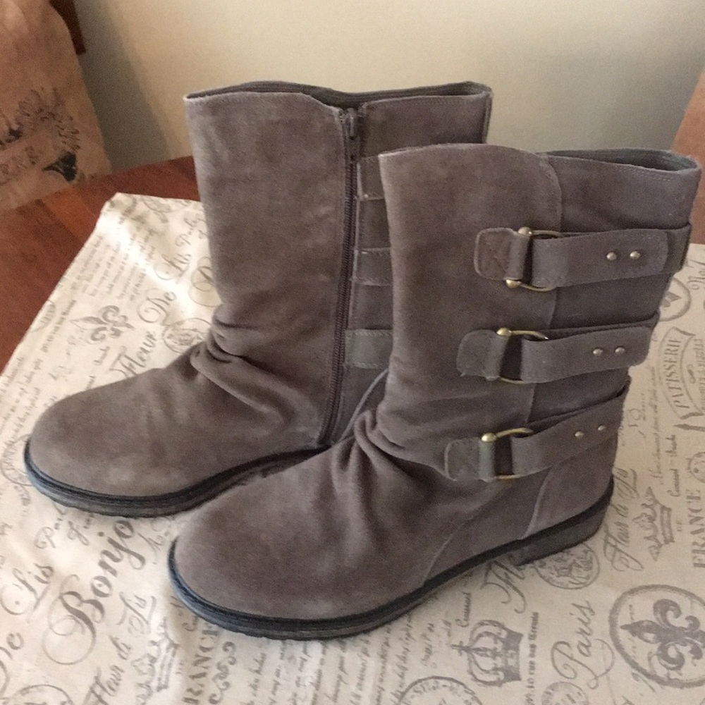 NEW SKECHERS HORSESHOE SUEDE BOOT 9